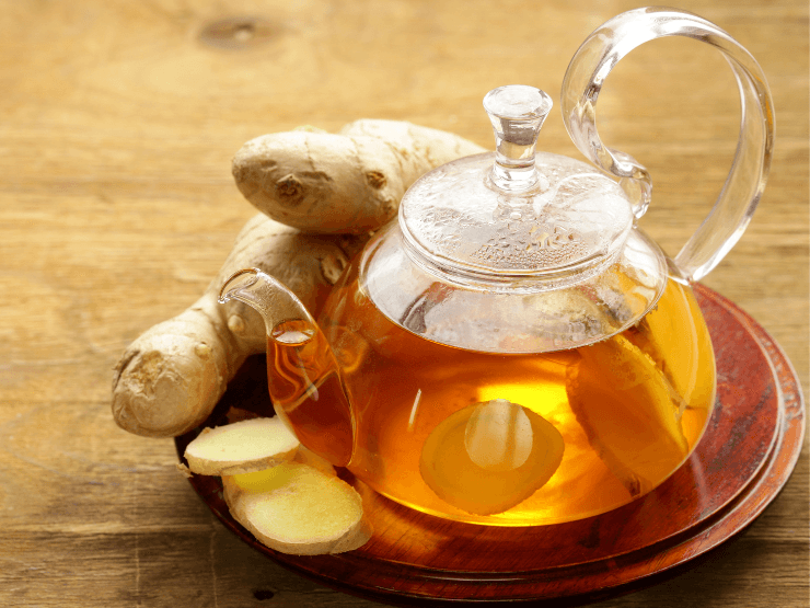Pentola di tè caldo allo zenzero